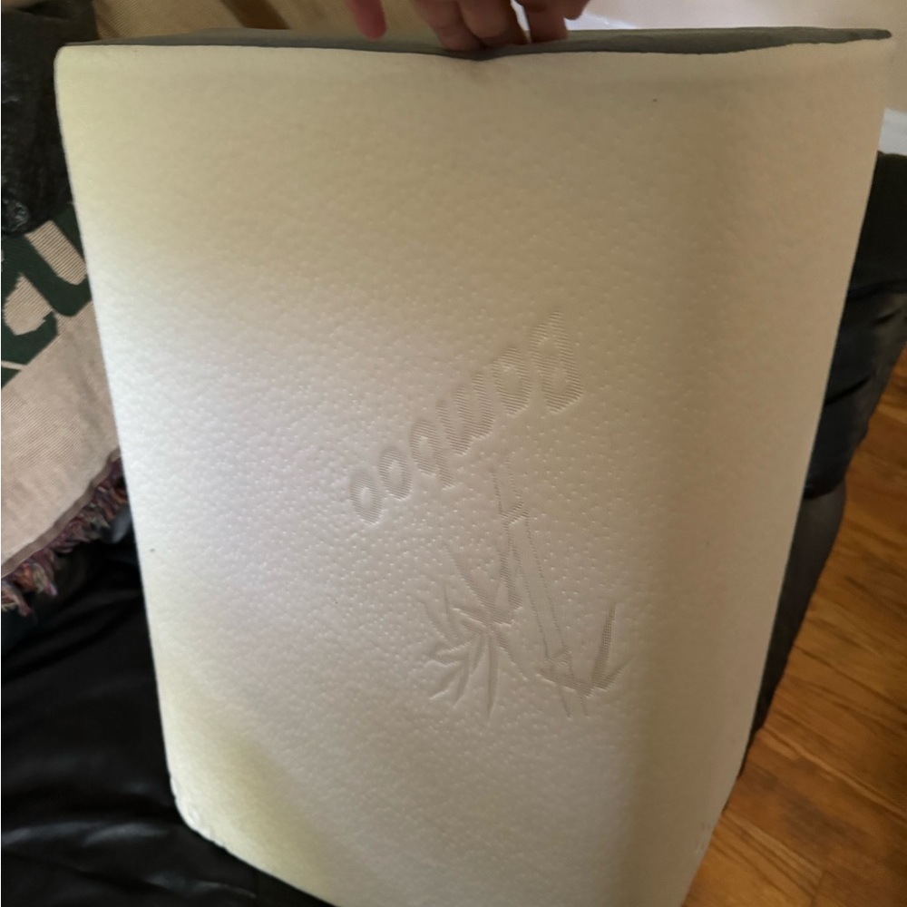 Bed orthopedic support pillow wedge